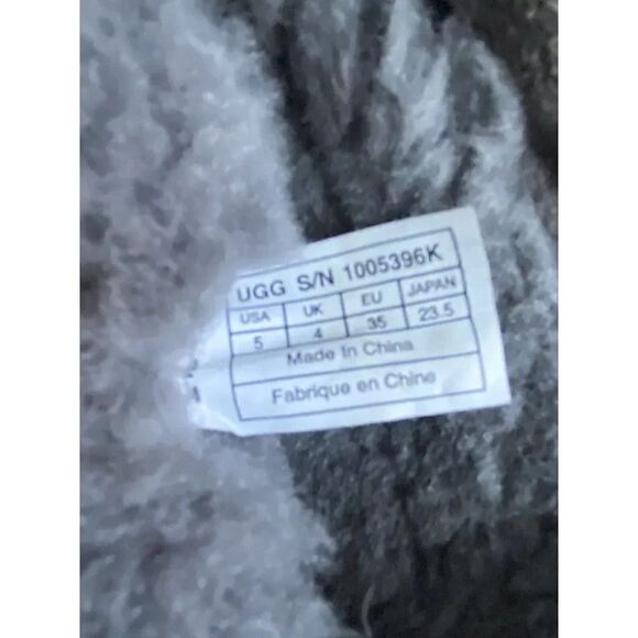 UGG Australia Larynn 1005396K Grey Suede Boots Girls Sz 5 Women’s 7 - Picture 9 of 10